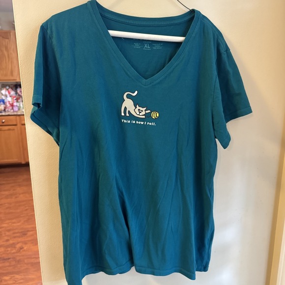 Life Is Good Tops - Life Is Good Women's XL V-Neck Crusher T-Shirt ~ Teal ~ Cat with Yarn Ball EUC
